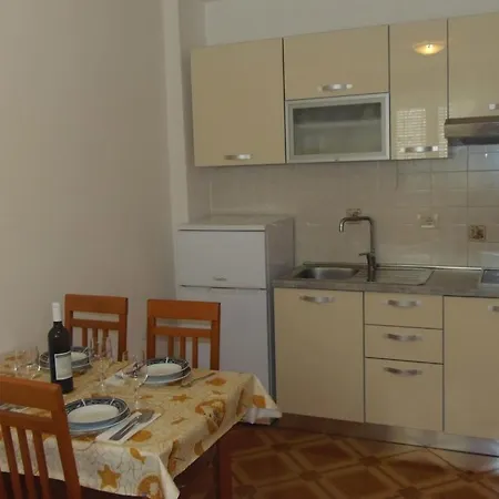 Apartmán In With Sea View, Balcony, Air Conditioning, Wifi 4623-11 *